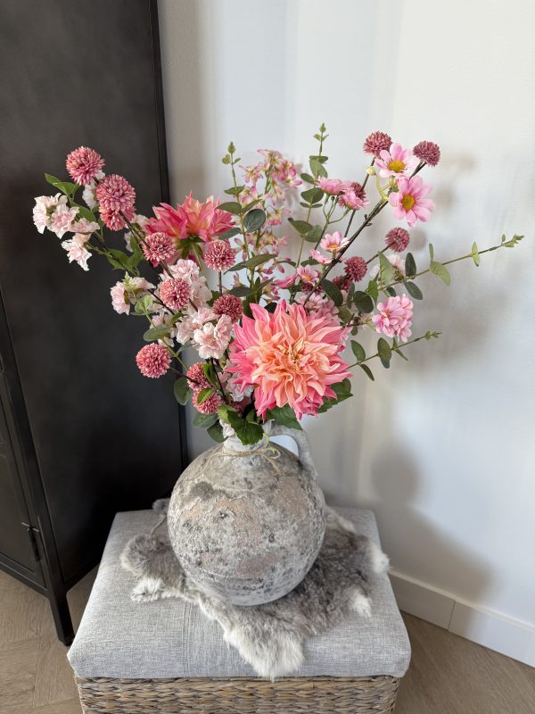 Soft Rose Garden - in stenen kruik